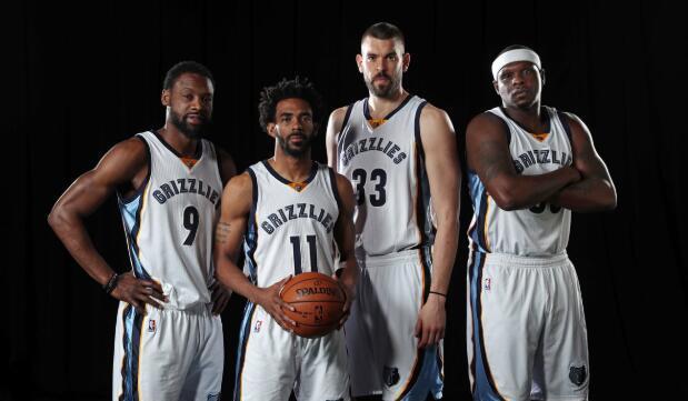 国王更新战爵士伤病报告：施罗德&小萨双双缺阵（国王公布对爵士赛伤病名单：施罗德、小萨均将缺席）