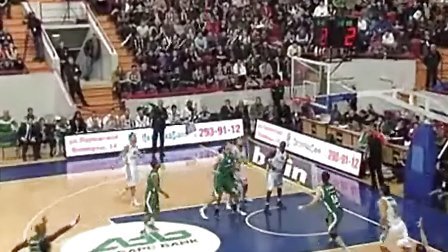 杜兰特关键中投命中，全场欢呼（杜兰特关键时刻中投命中，全场沸腾）