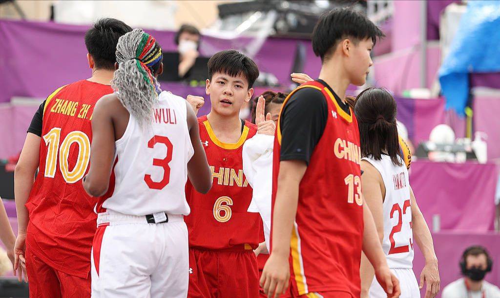 斯基拉：尤文将给伊尔迪兹500-550万年薪，加与欧冠挂钩奖金（斯基拉：尤文拟向伊尔迪兹提供500-550万年薪，含与欧冠挂钩的奖金）