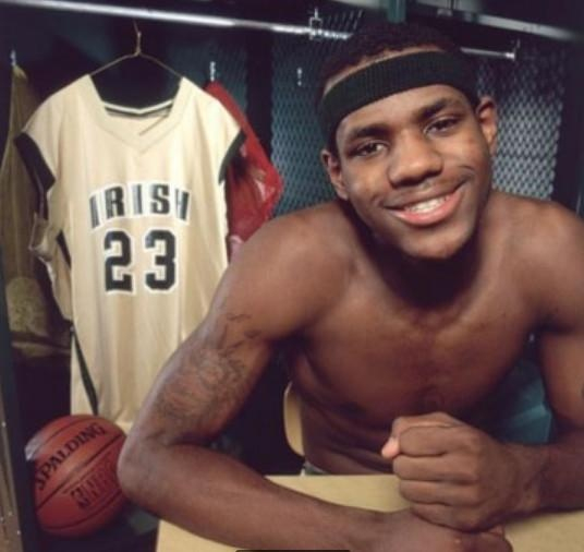 国米2-1凯拉特，劳塔罗两连击破门，奥古斯托远射制胜（国米2-1击退凯拉特：劳塔罗梅开二度，奥古斯托远射定胜局）