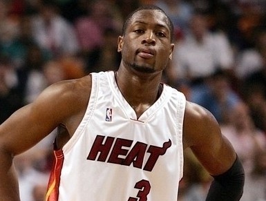 记者：拜仁想与于帕续约至2031年、年薪2000万欧，皇马在关注（记者：拜仁计划将于帕续约至2031年、年薪2000万欧，皇马密切关注）