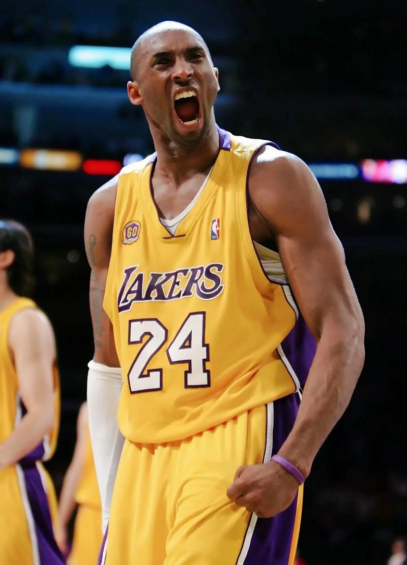 西班牙前国脚：尽管皇马成绩不错，但我看到的是阿隆索的退步（西班牙前国脚：皇马表现不俗，阿隆索却在走下坡路）