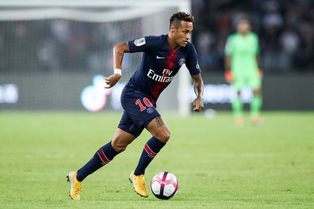 混团夺冠，国乒陪练角落等待，谁注意孙颖莎举动，刘国梁没说错（混合团体夺冠，国乒陪练默默守在角落，孙颖莎细节引发关注，刘国梁说得没错）