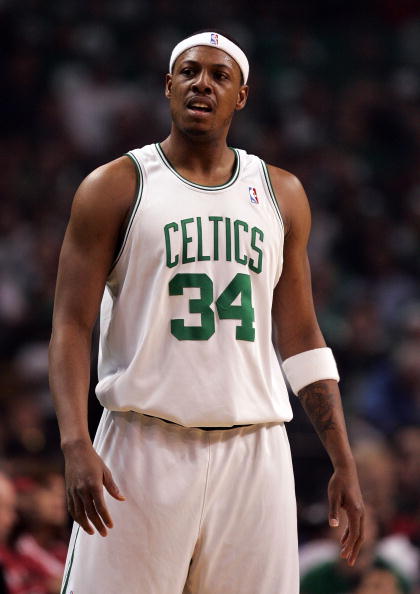 普里查德和沃尔什第二节得分均上双，上半场合砍28分9板6助（普里查德、沃尔什次节同上双，半场合砍28分9板6助）