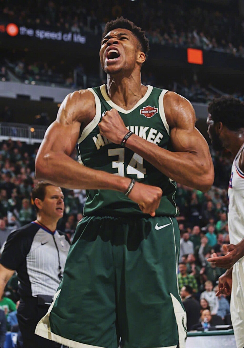 马卡：与中东和俄罗斯不同，美资正在通过收购改变欧洲足球（马卡：有别于中东与俄罗斯资本，美资正通过并购重塑欧洲足坛）