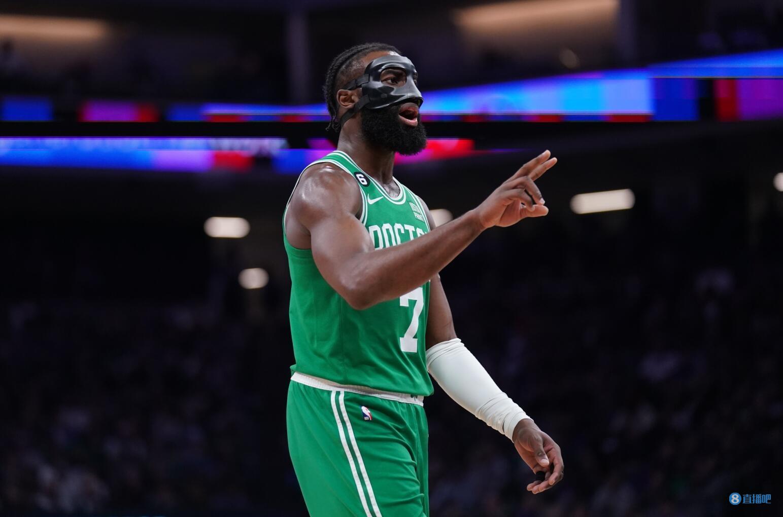 足球中超主帅否认下课传闻：全力以赴（中超主帅辟谣下课风波：将继续全力以赴）